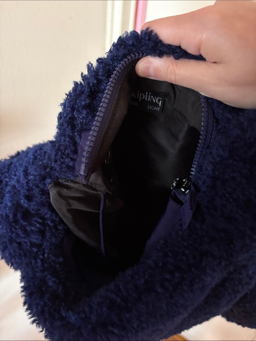 NWT Kipling Fuzzy Night Nakato M Blue/Purple Shearling Shoulder Bag w Zipper - Picture 4 of 5